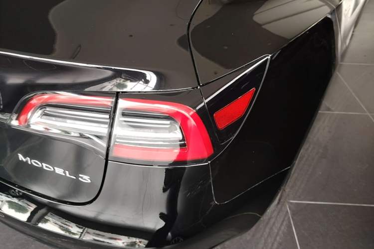 Used Tesla Model 3 2020 Standard Range Rear-Wheel Drive Upgraded Version Right Rear Taillight