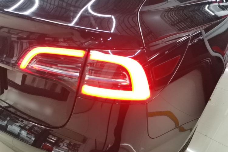 Used Tesla Model 3 2020 Long-Range Rear-Wheel-Drive Version Right Rear Taillight