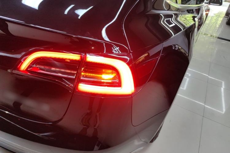 Used Tesla Model 3 2020 Revised Version Standard Range Rear-Wheel Drive – Upgraded Edition Right Rear Taillight