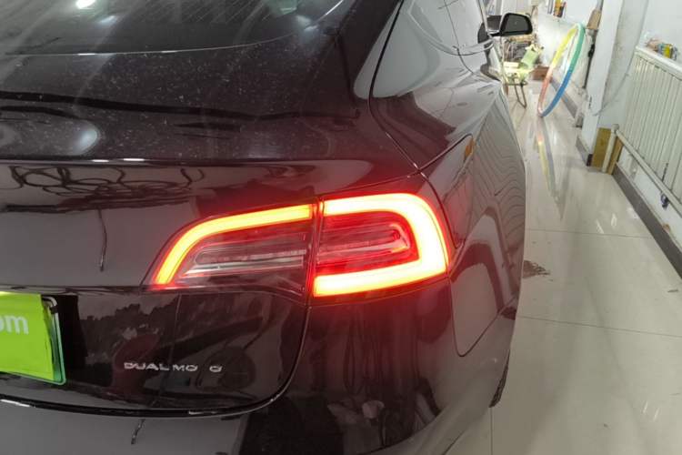 Used Tesla Model 3 2020 Standard Range Rear-Wheel Drive Upgraded Version Right Rear Taillight