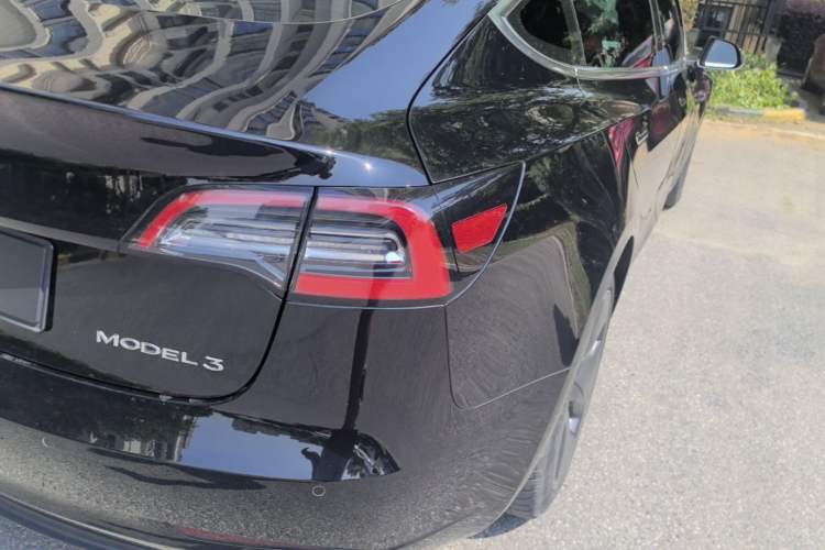 Used Tesla Model 3 2020 Revised Version Standard Range Rear-Wheel Drive – Upgraded Edition Right Rear Taillight