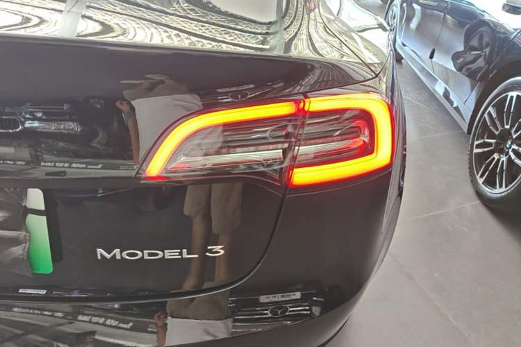 Used Tesla Model 3 2020 Standard Range Rear-Wheel Drive Upgraded Version Right Rear Taillight