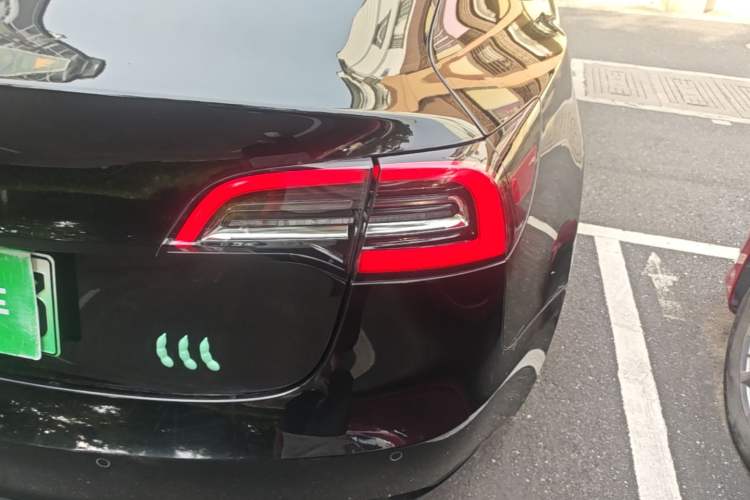 Used Tesla Model 3 2020 Standard Range Rear-Wheel Drive Upgraded Version Right Rear Taillight
