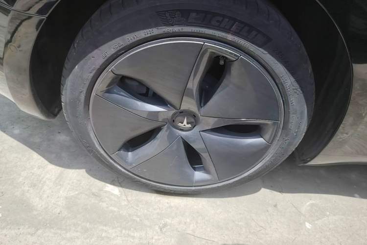 Used Tesla Model 3 2020 Standard Range Rear-Wheel Drive Upgraded Version Right Rear Wheel Hub