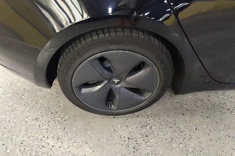Used Tesla Model 3 2020 Revised Version Standard Range Rear-Wheel Drive – Upgraded Edition Right Rear Wheel Hub