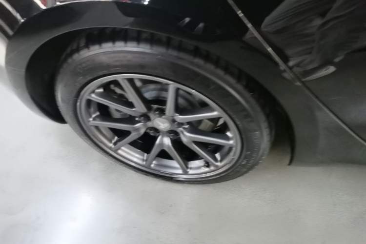 Used Tesla Model 3 2020 Revised Version Standard Range Rear-Wheel Drive – Upgraded Edition Right Rear Wheel Hub