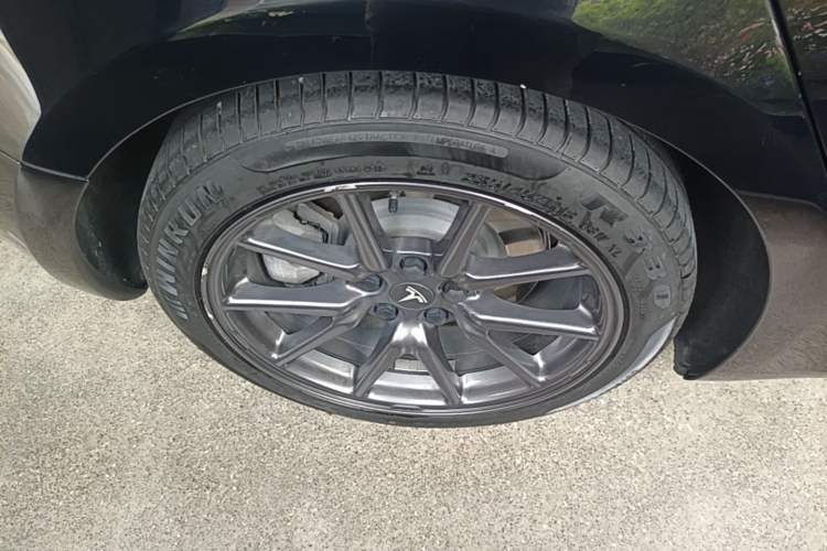 Used Tesla Model 3 2020 Standard Range Rear-Wheel Drive Upgraded Version Right Rear Wheel Hub