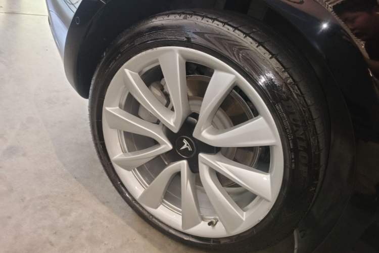 Used Tesla Model 3 2020 Refreshed Version Long-Range Rear-Wheel Drive Right Rear Wheel Hub