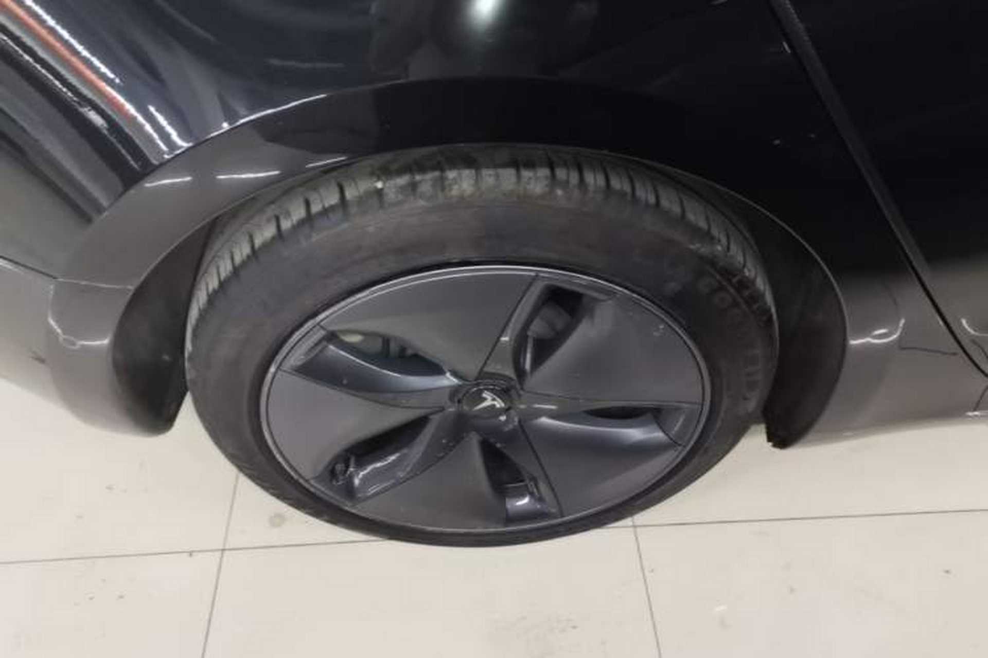 Used Tesla Model 3 2020 Revised Version Standard Range Rear-Wheel Drive – Upgraded Edition Right Rear Wheel Hub