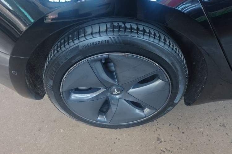 Used Tesla Model 3 2020 Revised Version Standard Range Rear-Wheel Drive – Upgraded Edition Right Rear Wheel Hub