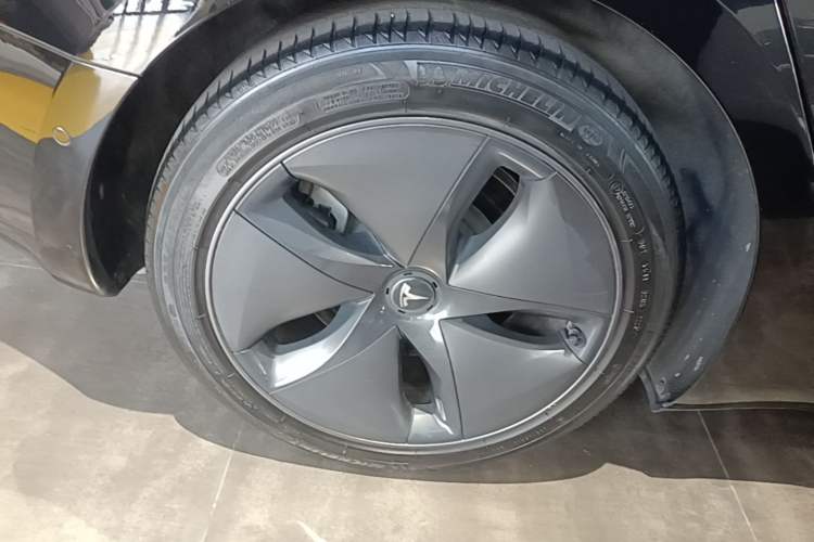 Used Tesla Model 3 2020 Standard Range Rear-Wheel Drive Upgraded Version Right Rear Wheel Hub