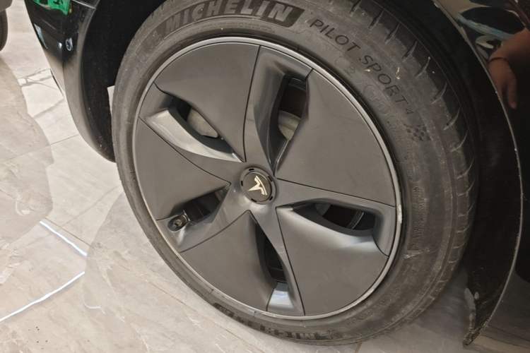 Used Tesla Model 3 2020 Standard Range Rear-Wheel Drive Upgraded Version Right Rear Wheel Hub