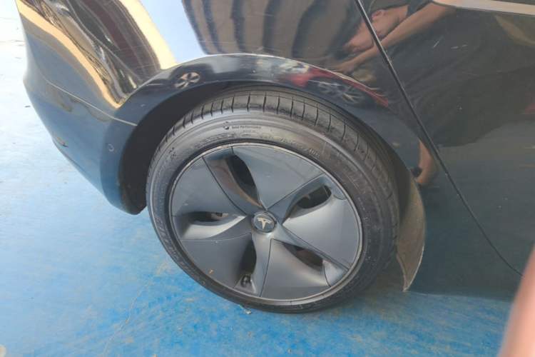 Used Tesla Model 3 2020 Revised Version Standard Range Rear-Wheel Drive – Upgraded Edition Right Rear Wheel Hub