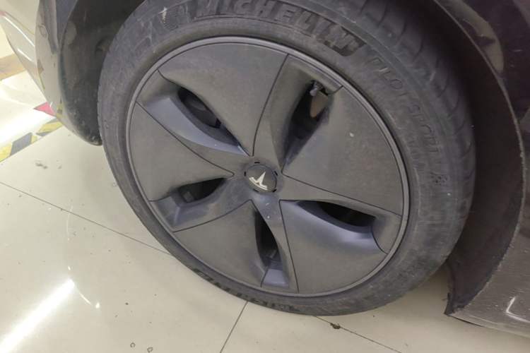 Used Tesla Model 3 2020 Standard Range Rear-Wheel Drive Upgraded Version Right Rear Wheel Hub
