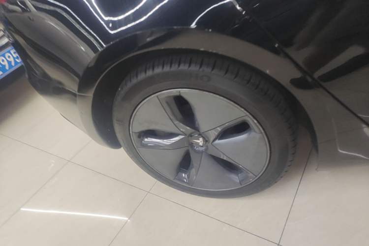 Used Tesla Model 3 2020 Revised Version Standard Range Rear-Wheel Drive – Upgraded Edition Right Rear Wheel Hub