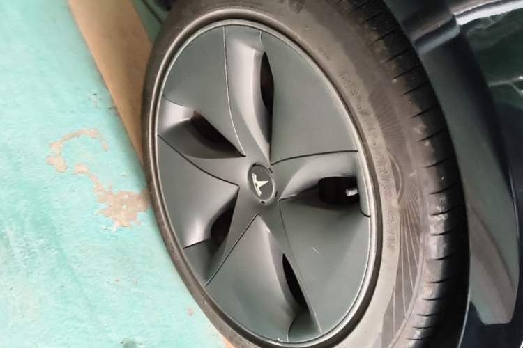 Used Tesla Model 3 2020 Long-Range Rear-Wheel-Drive Version Right Rear Wheel Hub