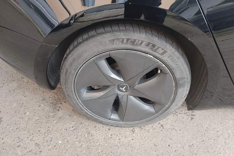 Used Tesla Model 3 2020 Standard Range Rear-Wheel Drive Upgraded Version Right Rear Wheel Hub