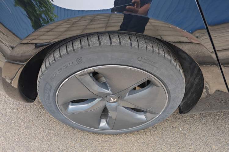 Used Tesla Model 3 2020 Standard Range Rear-Wheel Drive Upgraded Version Right Rear Wheel Hub