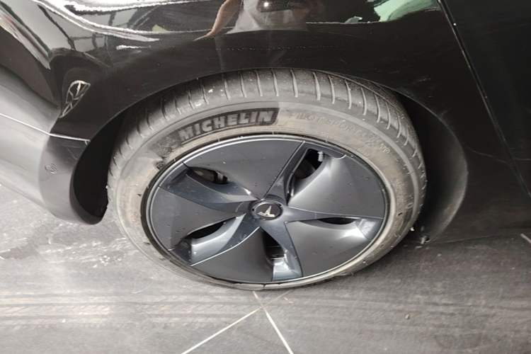 Used Tesla Model 3 2020 Standard Range Rear-Wheel Drive Upgraded Version Right Rear Wheel Hub