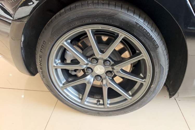 Used Tesla Model 3 2020 Long-Range Rear-Wheel-Drive Version Right Rear Wheel Hub