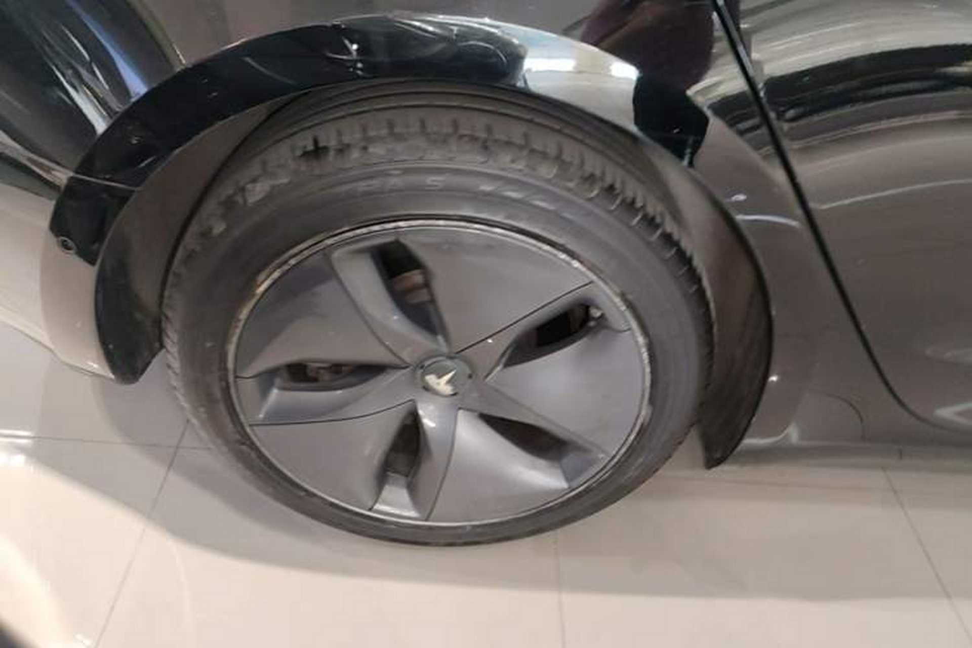 Used Tesla Model 3 2020 Revised Version Standard Range Rear-Wheel Drive – Upgraded Edition Right Rear Wheel Hub