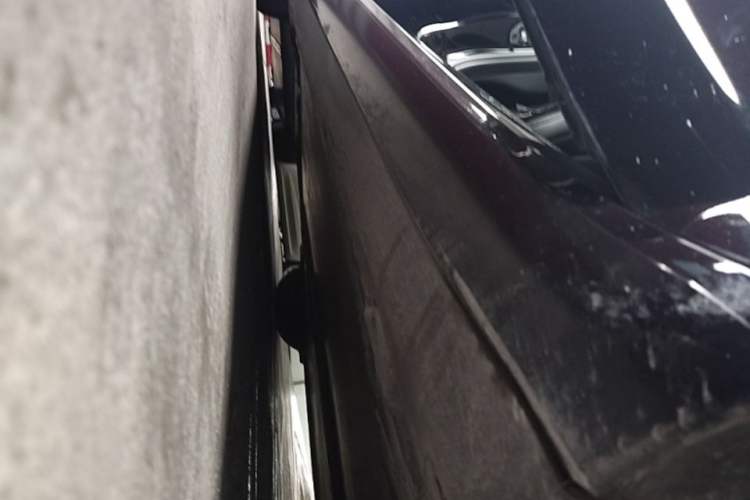 Used Tesla Model 3 2020 Standard Range Rear-Wheel Drive Upgraded Version Right Side Sill