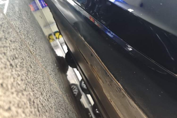 Used Tesla Model 3 2020 Revised Version Standard Range Rear-Wheel Drive – Upgraded Edition Right Side Sill