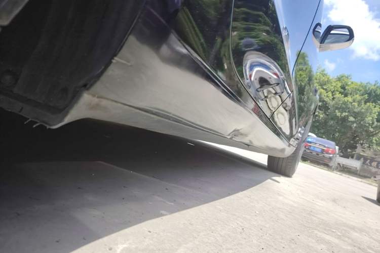Used Tesla Model 3 2020 Standard Range Rear-Wheel Drive Upgraded Version Right Side Sill