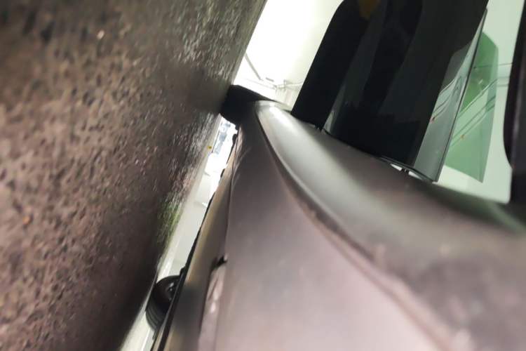 Used Tesla Model 3 2020 Standard Range Rear-Wheel Drive Upgraded Version Right Side Sill