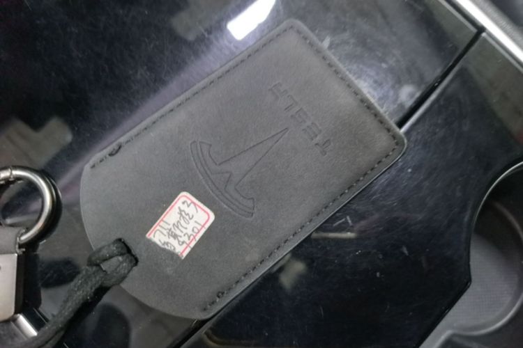 Used Tesla Model 3 2020 Standard Range Rear-Wheel Drive Upgraded Version Right Side Sill