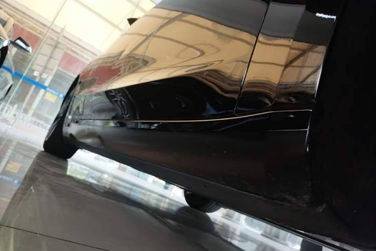 Used Tesla Model 3 2020 Standard Range Rear-Wheel Drive Upgraded Version Right Side Sill