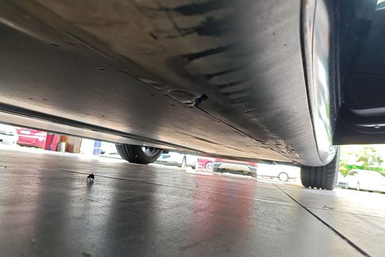 Used Tesla Model 3 2020 Standard Range Rear-Wheel Drive Upgraded Version Right Side Sill