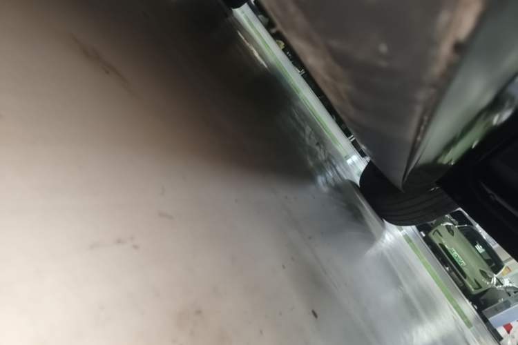Used Tesla Model 3 2020 Long-Range Rear-Wheel-Drive Version Right Side Sill