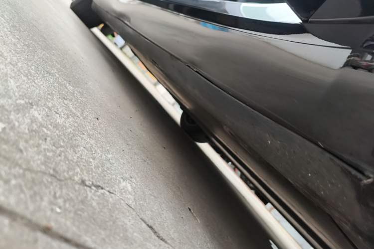 Used Tesla Model 3 2020 Revised Version Standard Range Rear-Wheel Drive – Upgraded Edition Right Side Sill