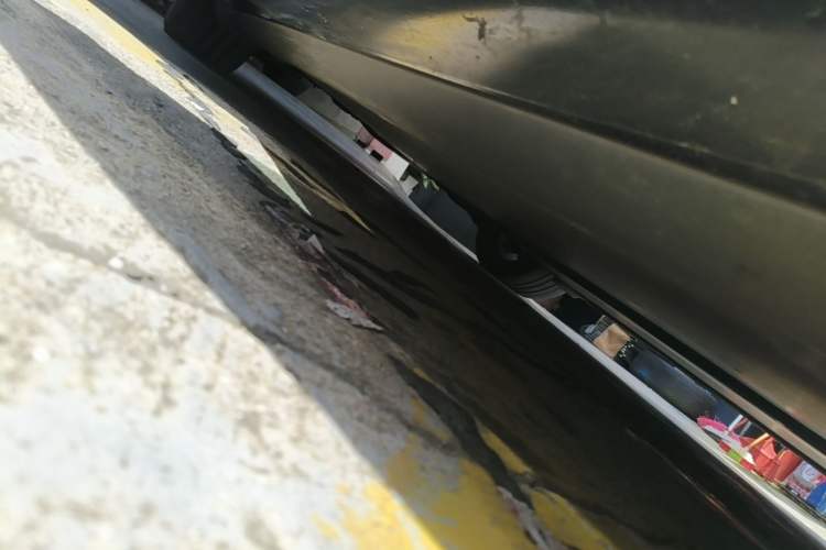 Used Tesla Model 3 2020 Standard Range Rear-Wheel Drive Upgraded Version Right Side Sill