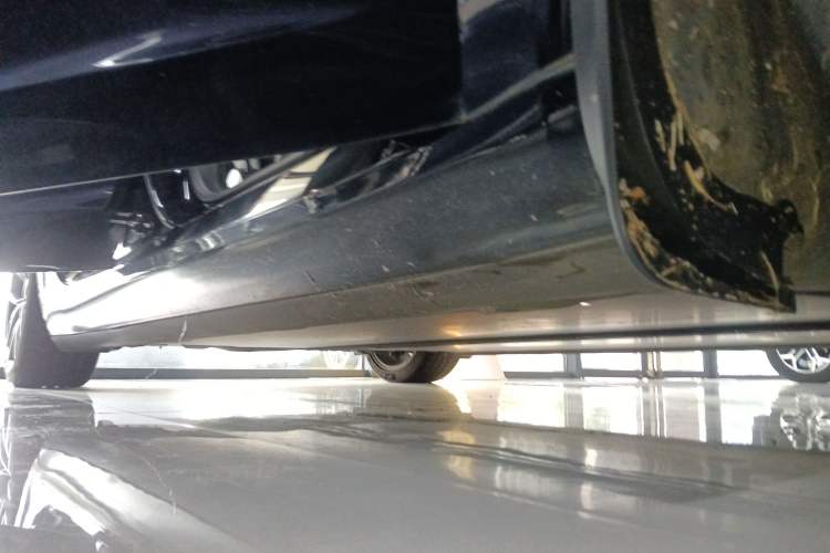 Used Tesla Model 3 2020 Standard Range Rear-Wheel Drive Upgraded Version Right Side Sill