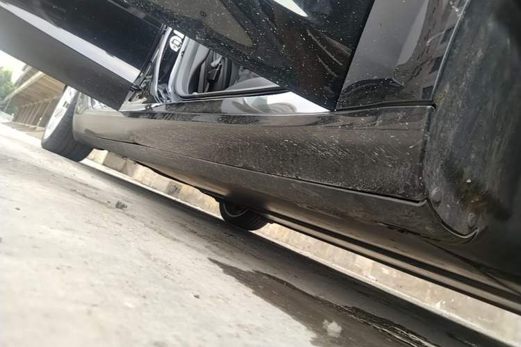 Used Tesla Model 3 2020 Standard Range Rear-Wheel Drive Upgraded Version Right Side Sill