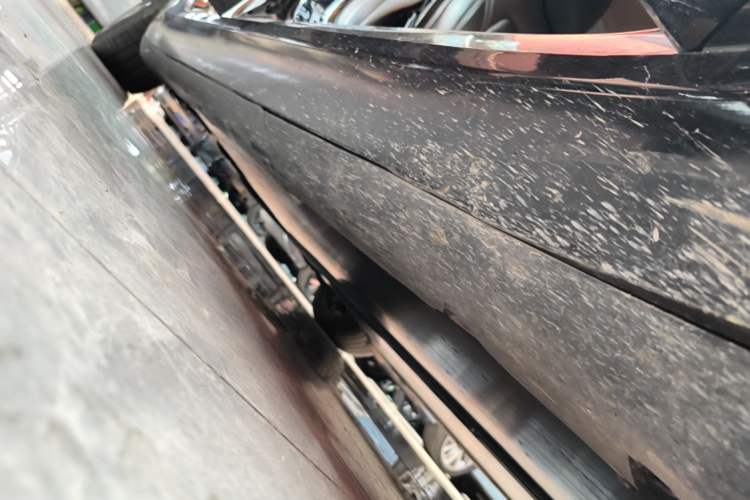 Used Tesla Model 3 2020 Standard Range Rear-Wheel Drive Upgraded Version Right Side Sill