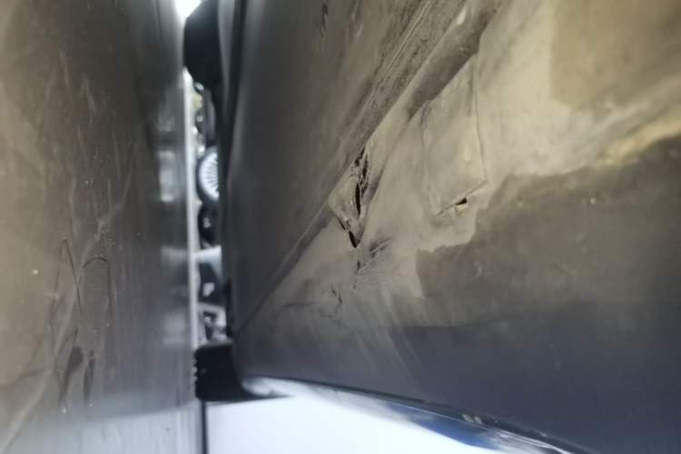 Used Tesla Model 3 2020 Revised Version Standard Range Rear-Wheel Drive – Upgraded Edition Right Side Sill