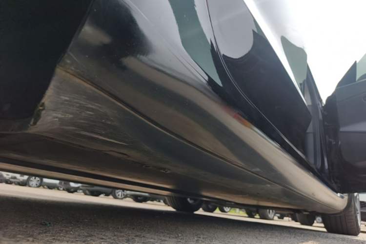 Used Tesla Model 3 2020 Revised Version Standard Range Rear-Wheel Drive – Upgraded Edition Right Side Sill