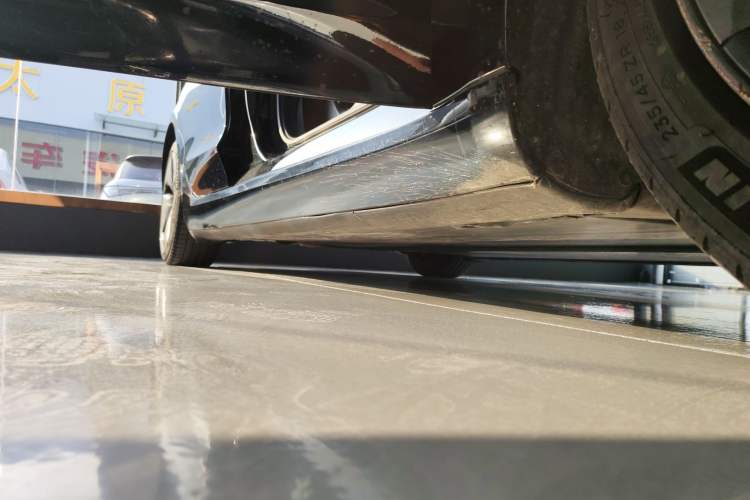 Used Tesla Model 3 2020 Standard Range Rear-Wheel Drive Upgraded Version Right Side Sill