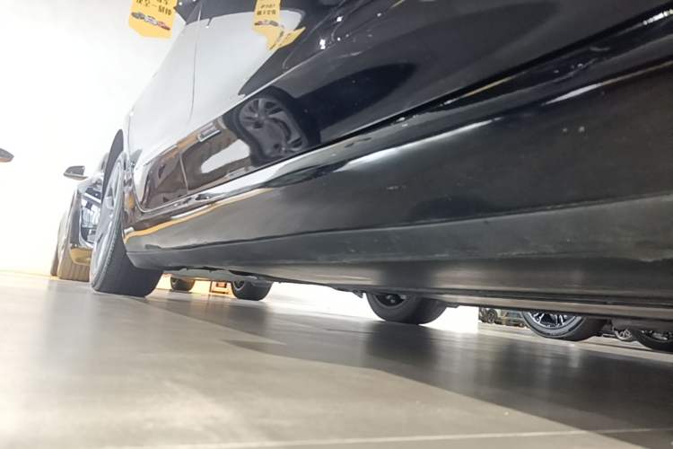 Used Tesla Model 3 2020 Standard Range Rear-Wheel Drive Upgraded Version Right Side Sill
