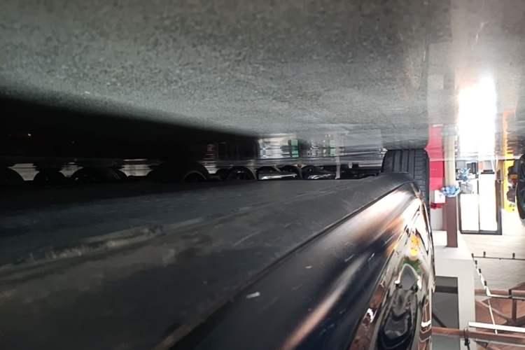 Used Tesla Model 3 2020 Long-Range Rear-Wheel-Drive Version Right Side Sill