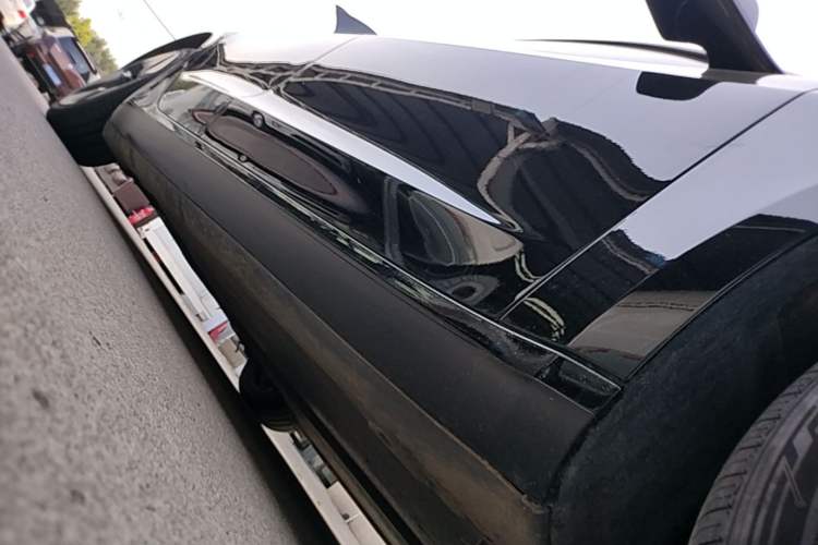 Used Tesla Model 3 2020 Standard Range Rear-Wheel Drive Upgraded Version Right Side Sill
