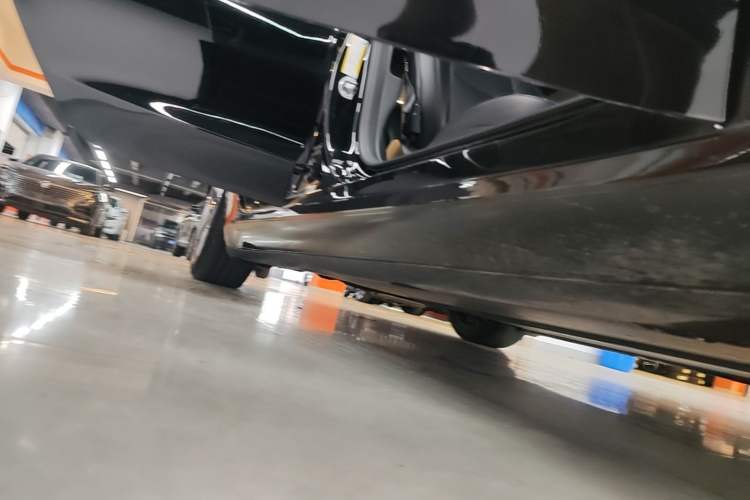 Used Tesla Model 3 2020 Revised Version Standard Range Rear-Wheel Drive – Upgraded Edition Right Side Sill