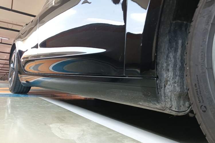 Used Tesla Model 3 2020 Standard Range Rear-Wheel Drive Upgraded Version Right Side Sill