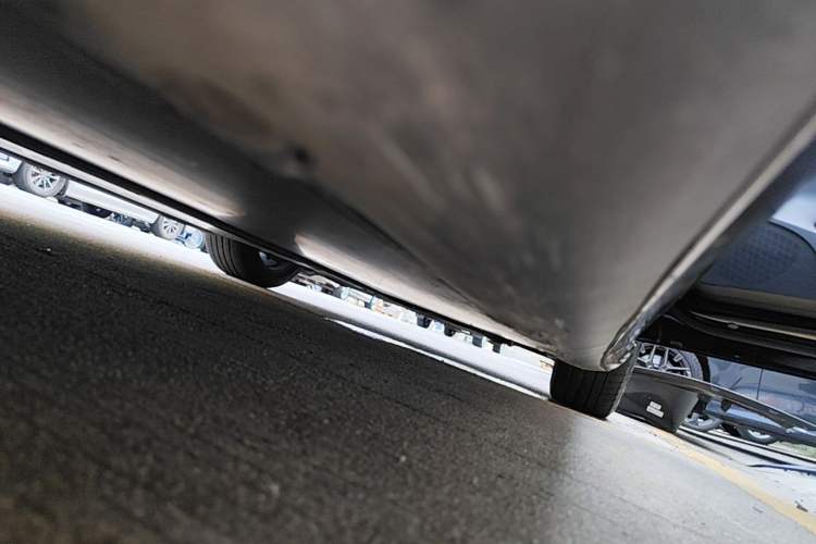 Used Tesla Model 3 2020 Standard Range Rear-Wheel Drive Upgraded Version Right Side Sill