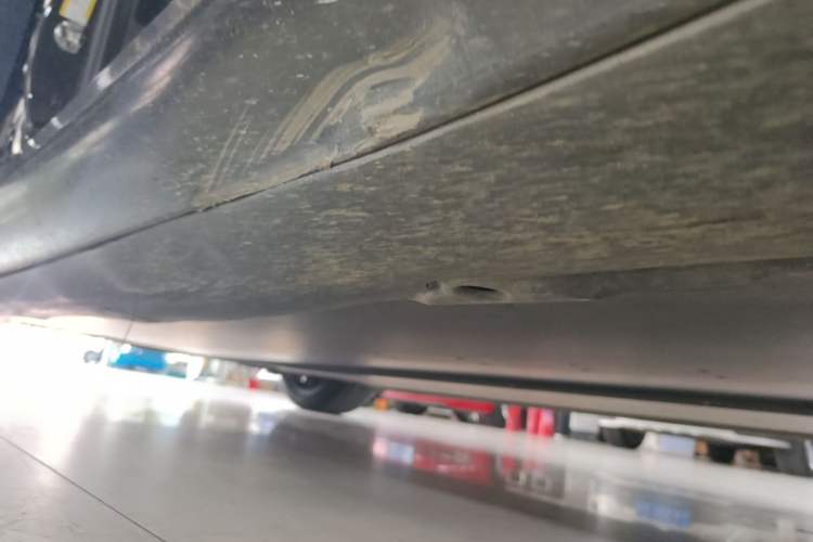 Used Tesla Model 3 2020 Standard Range Rear-Wheel Drive Upgraded Version Right Side Sill