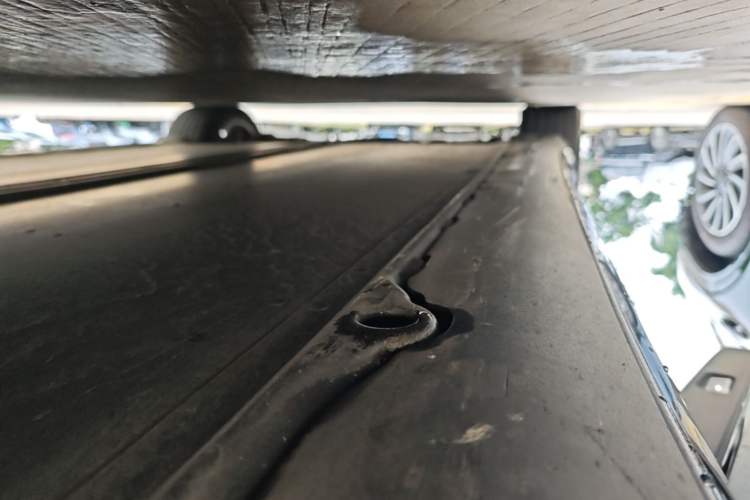Used Tesla Model 3 2020 Standard Range Rear-Wheel Drive Upgraded Version Right Side Sill