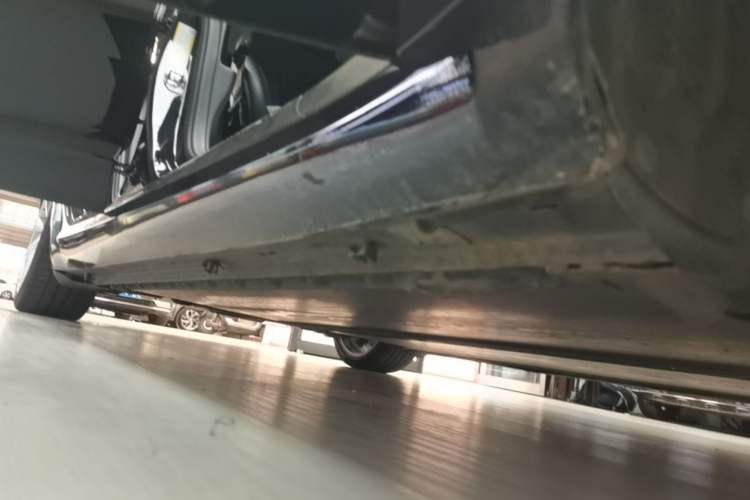 Used Tesla Model 3 2020 Standard Range Rear-Wheel Drive Upgraded Version Right Side Sill